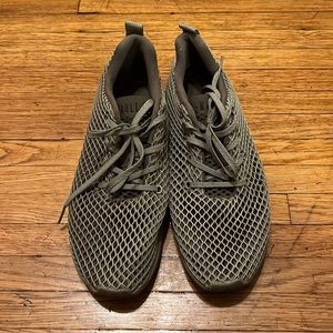 No Bull Men’s Clay Mesh Runners - used/worn in but good condition